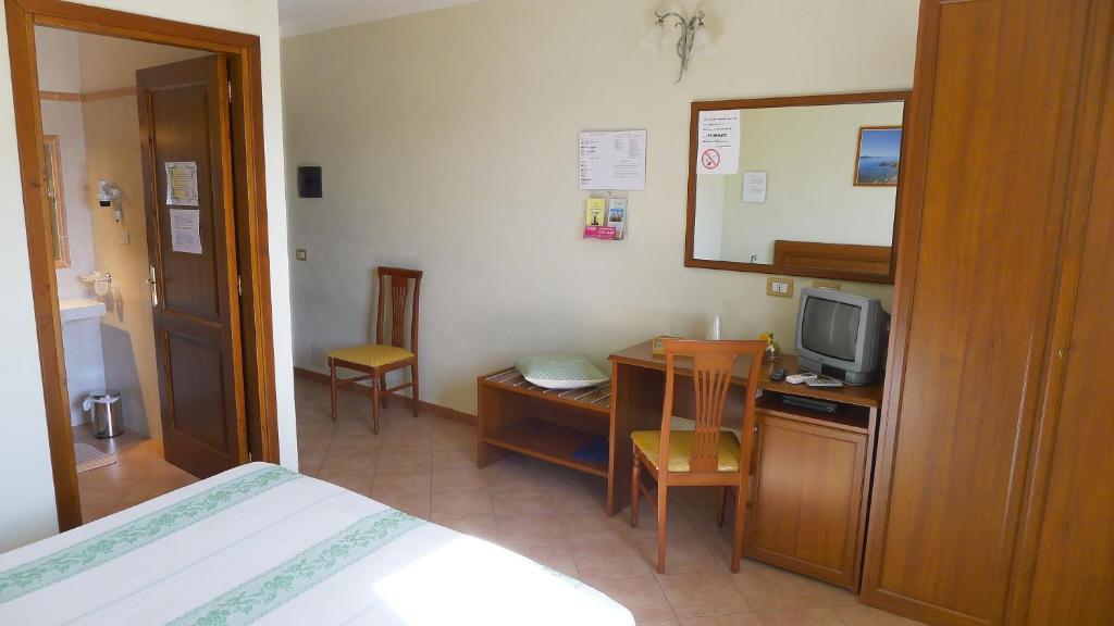 Hotel Da Paolino Trinità dʼAgultu Rom bilde