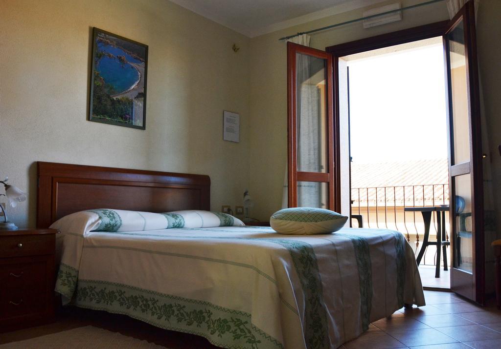 Hotel Da Paolino Trinità dʼAgultu Eksteriør bilde